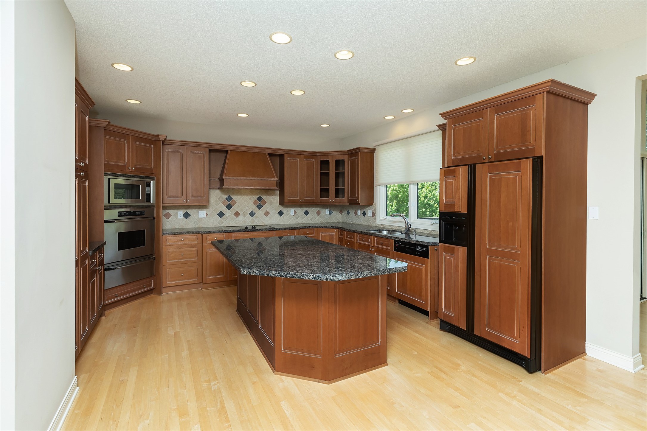 1259 Glen Oaks Drive, West Des Moines, Iowa image 10
