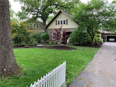 Single Family Residence in Des Moines IA 5009 Grand Avenue.jpg