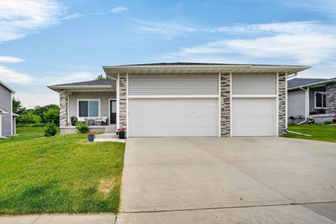 Homes For Sale - 9914 Marnewood Drive<br/> Polk County, Johnston, IA 50131