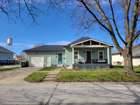 Homes For Sale - 317 E Washington Street<br/> Madison County, Winterset, IA 50273