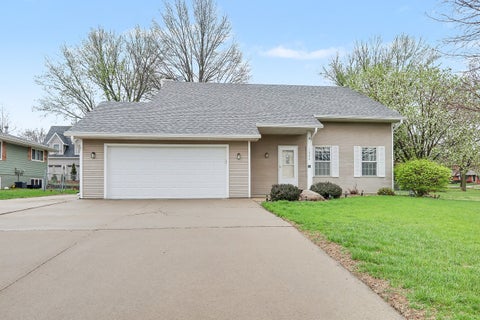 Homes For Sale - 1306 University Street<br/> Pella, IA 50219