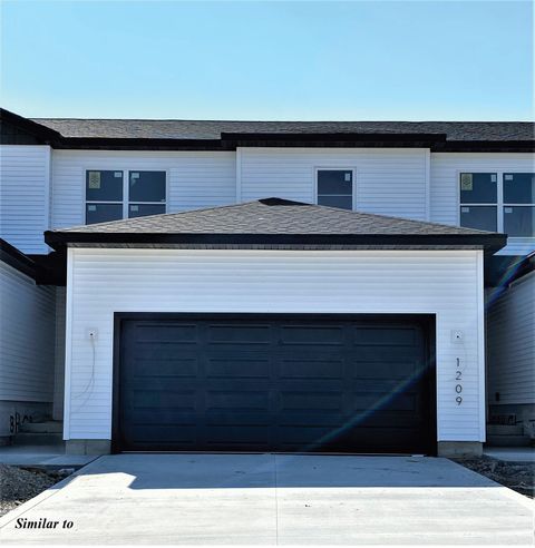 Condo For Sale - 1336 E 28th Street<br/> Warren County, Norwalk, IA 50211