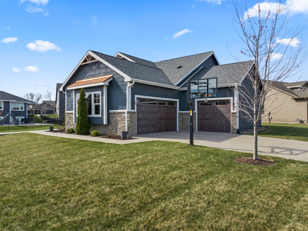 3674 Berkshire Parkway, Clive, Iowa image 35