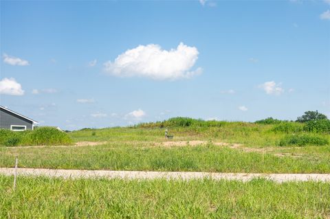 Vacant Land For Sale - 2915 Lake Hill Drive<br/> Des Moines, IA 50320