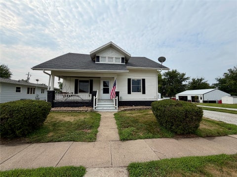 Homes For Sale - 106 W Ames Street<br/> Lucas County, Russell, IA 50238