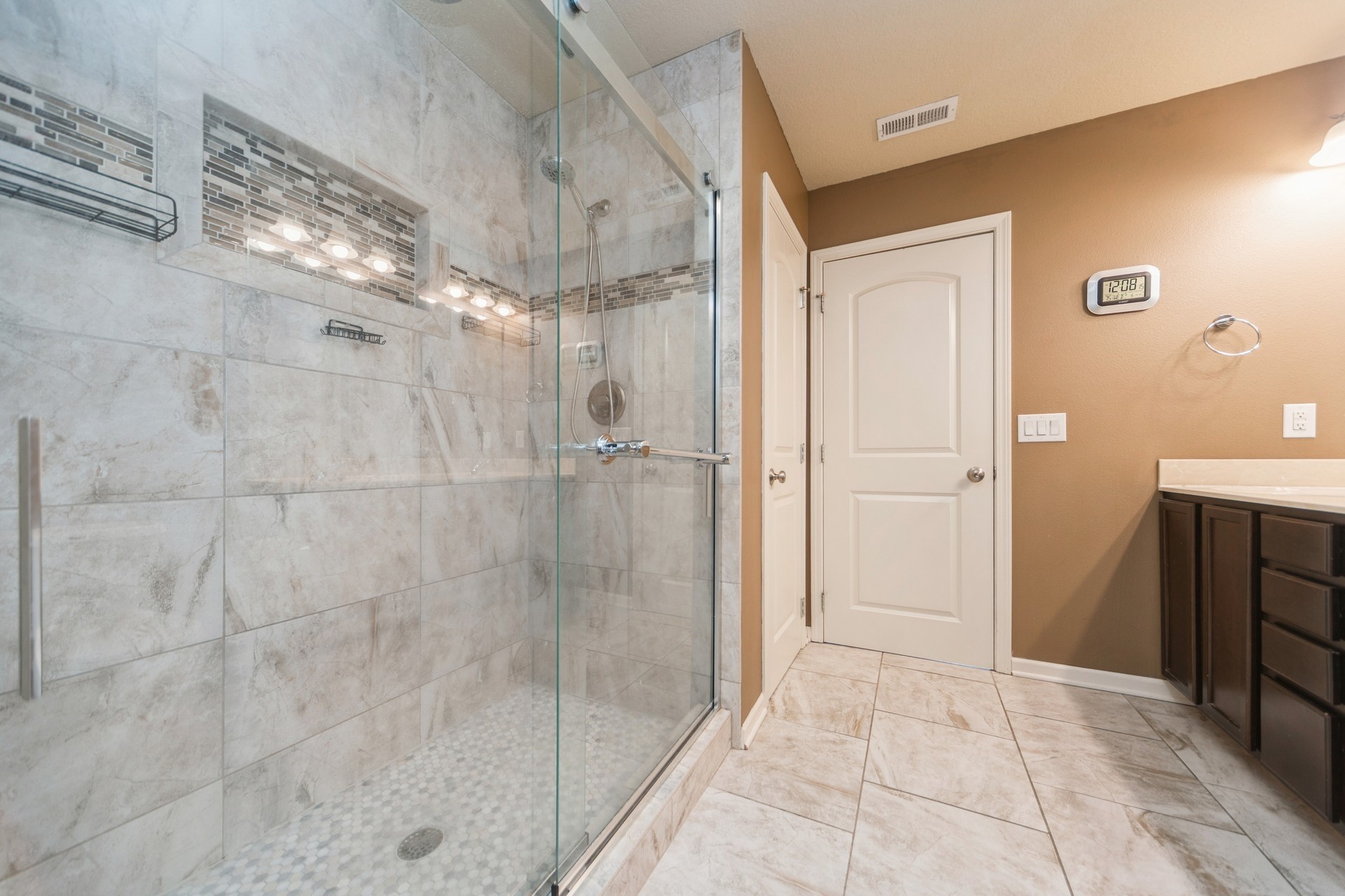 9165 Greenspire Drive #102, West Des Moines, Iowa image 17
