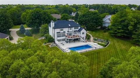 1608 S 43rd Street West Des Moines IA 50265