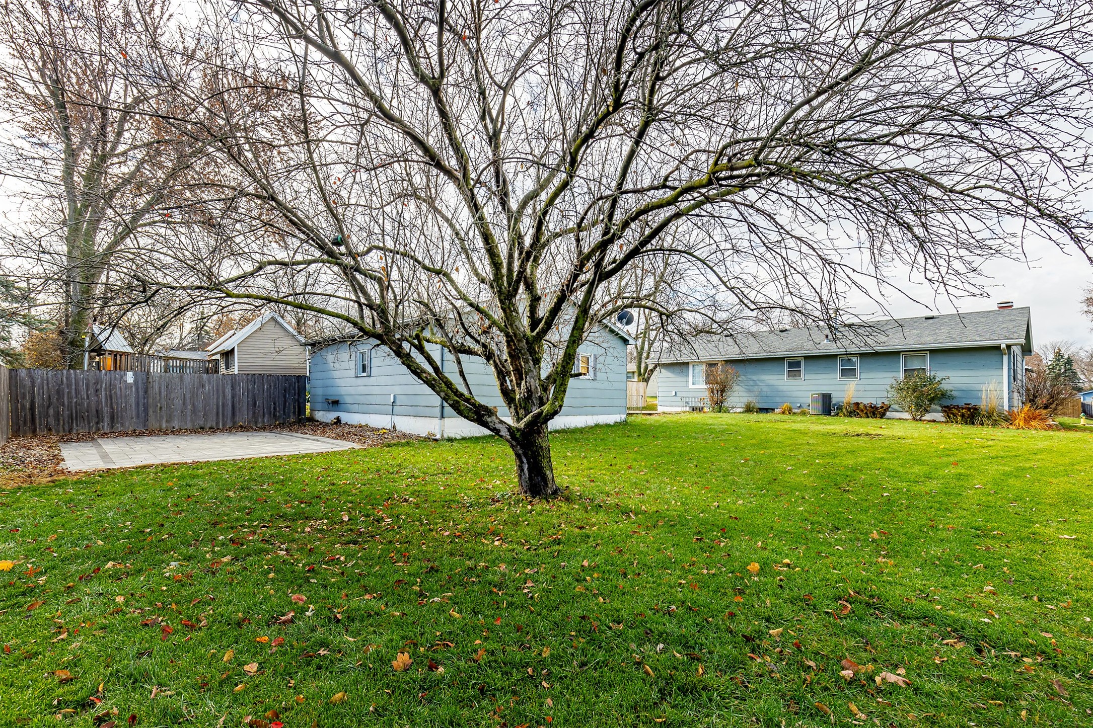 305 NE Crestmoor Place