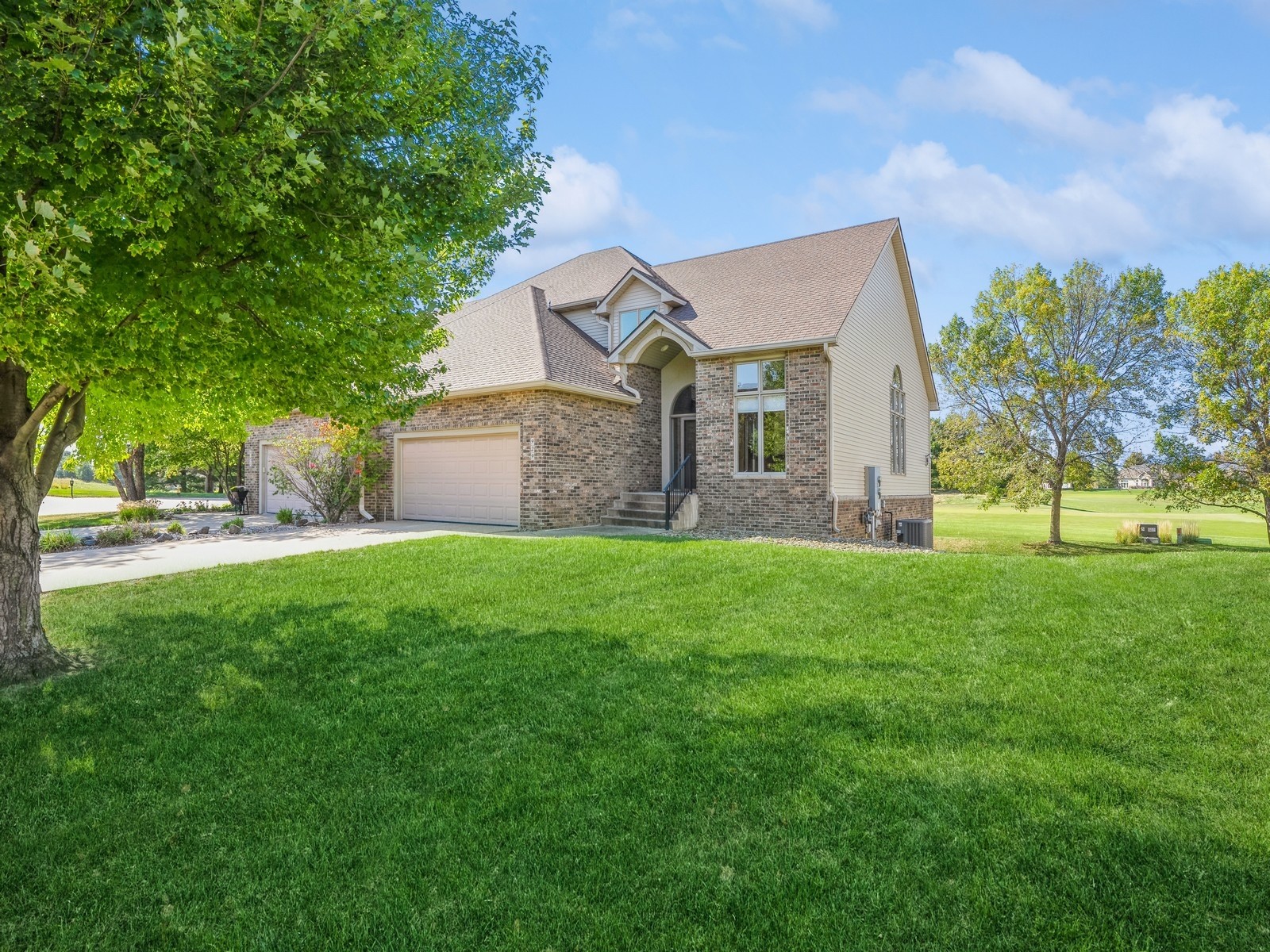 929 Glen Oaks Terrace, West Des Moines, Iowa image 32