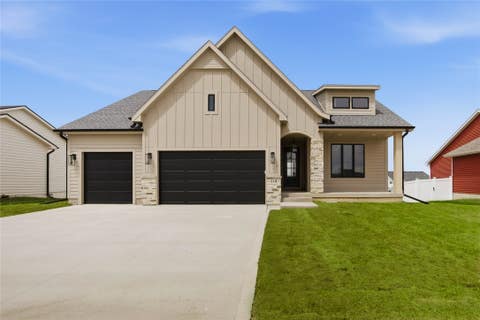 Homes For Sale - 418 Westwood Drive<br/> Story County, Huxley, IA 50124