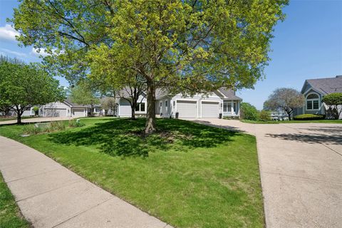 Homes For Sale - 13619 Bay Hill Drive<br/> Clive, IA 50325