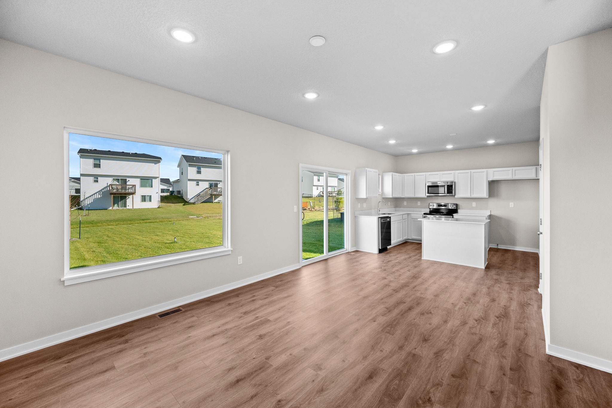 4427 Honey Bee Ridge, Des Moines, Iowa image 5