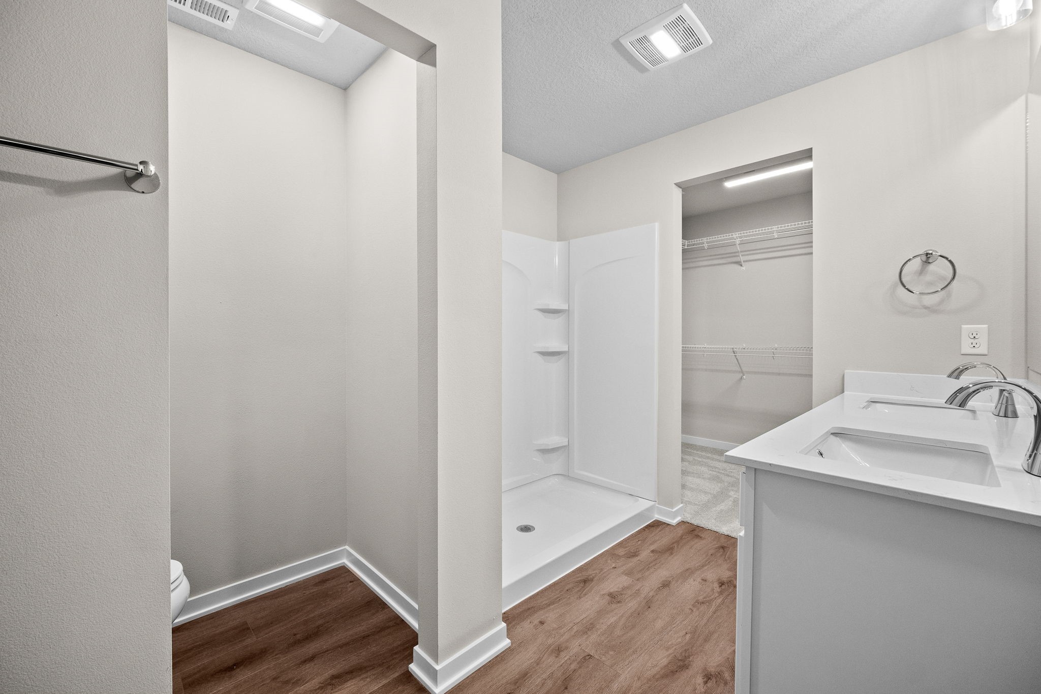 4427 Honey Bee Ridge, Des Moines, Iowa image 23