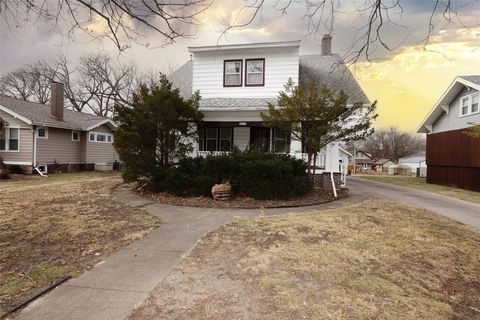 Homes For Sale - 243 S Boone Street<br/> Boone, IA 50036