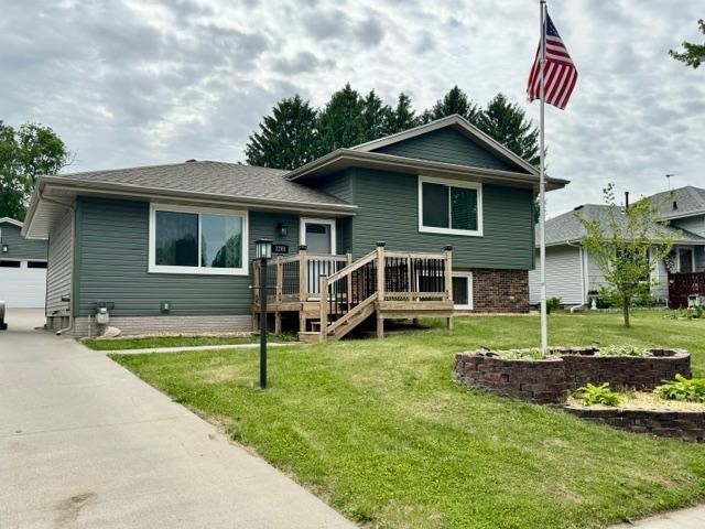 Photo 1 of 23 — 3240 SE 20th Street, Des Moines, IA 50320