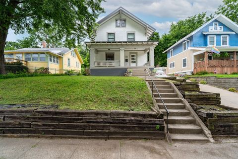 Homes For Sale - 650 27th Street<br/> Des Moines, IA 50312
