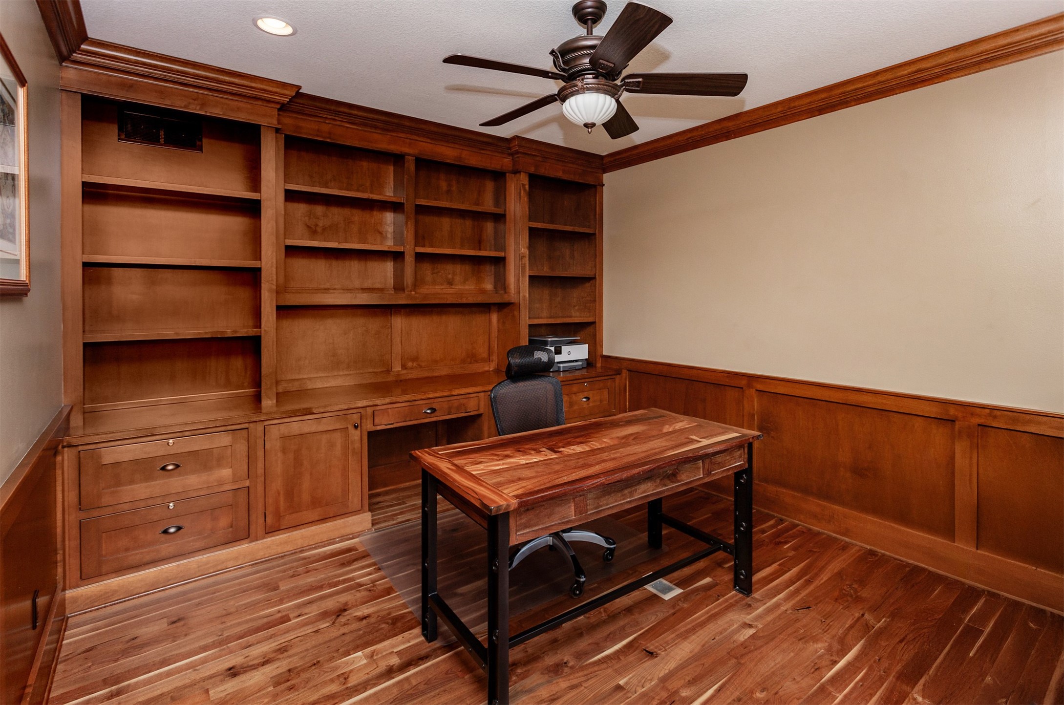 726 Stonegate Court SW