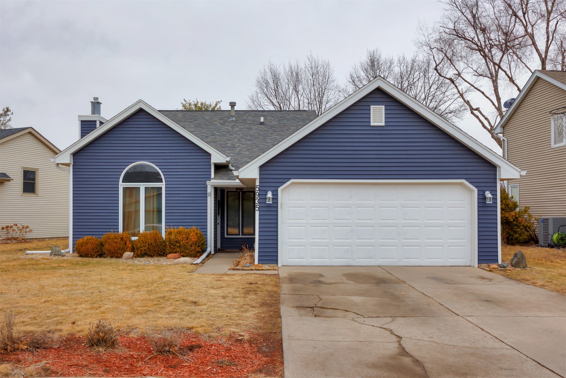 5935 Village Circle, Johnston, Iowa image 1