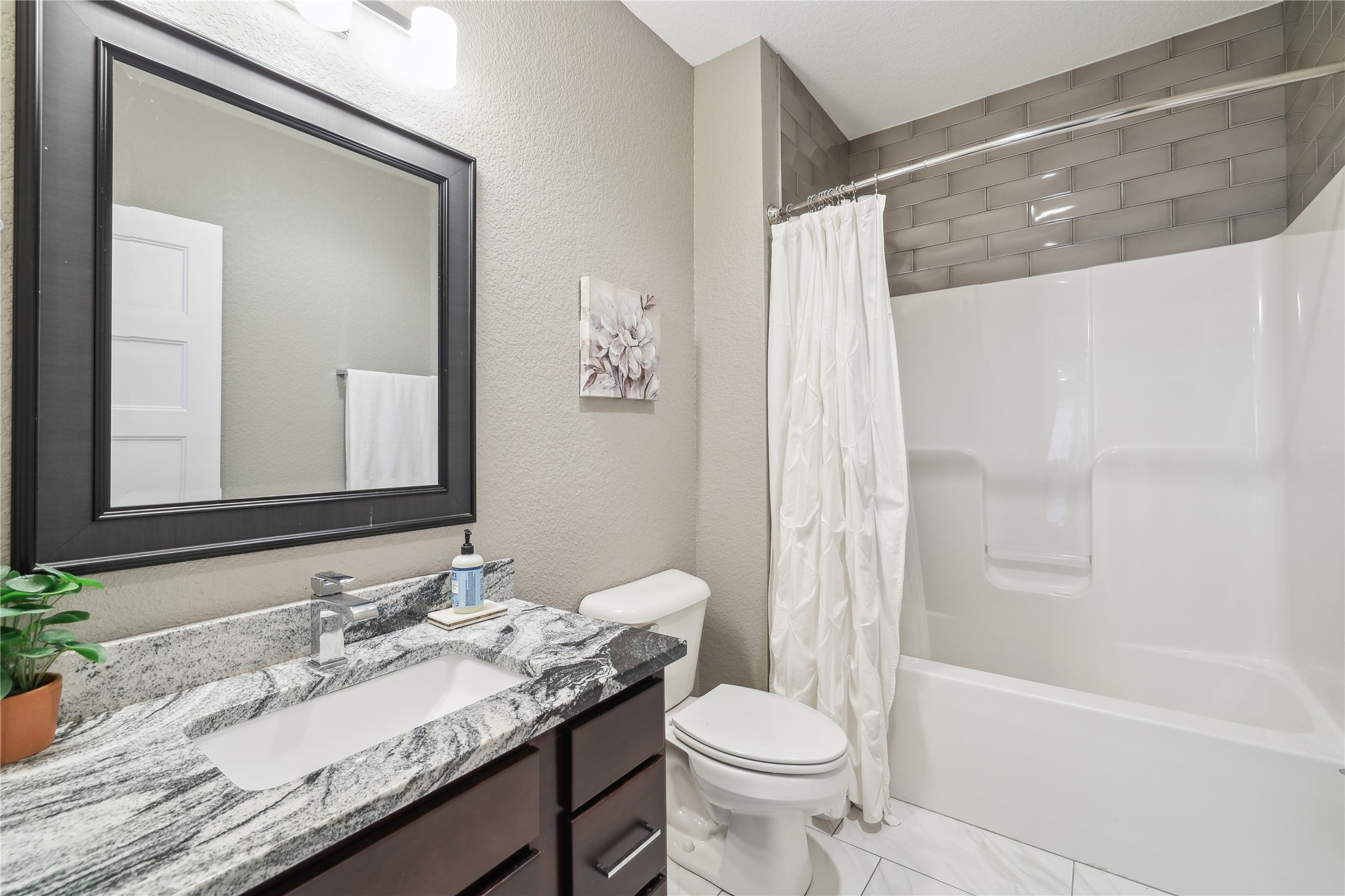 5325 162nd Court, Urbandale, Iowa image 35