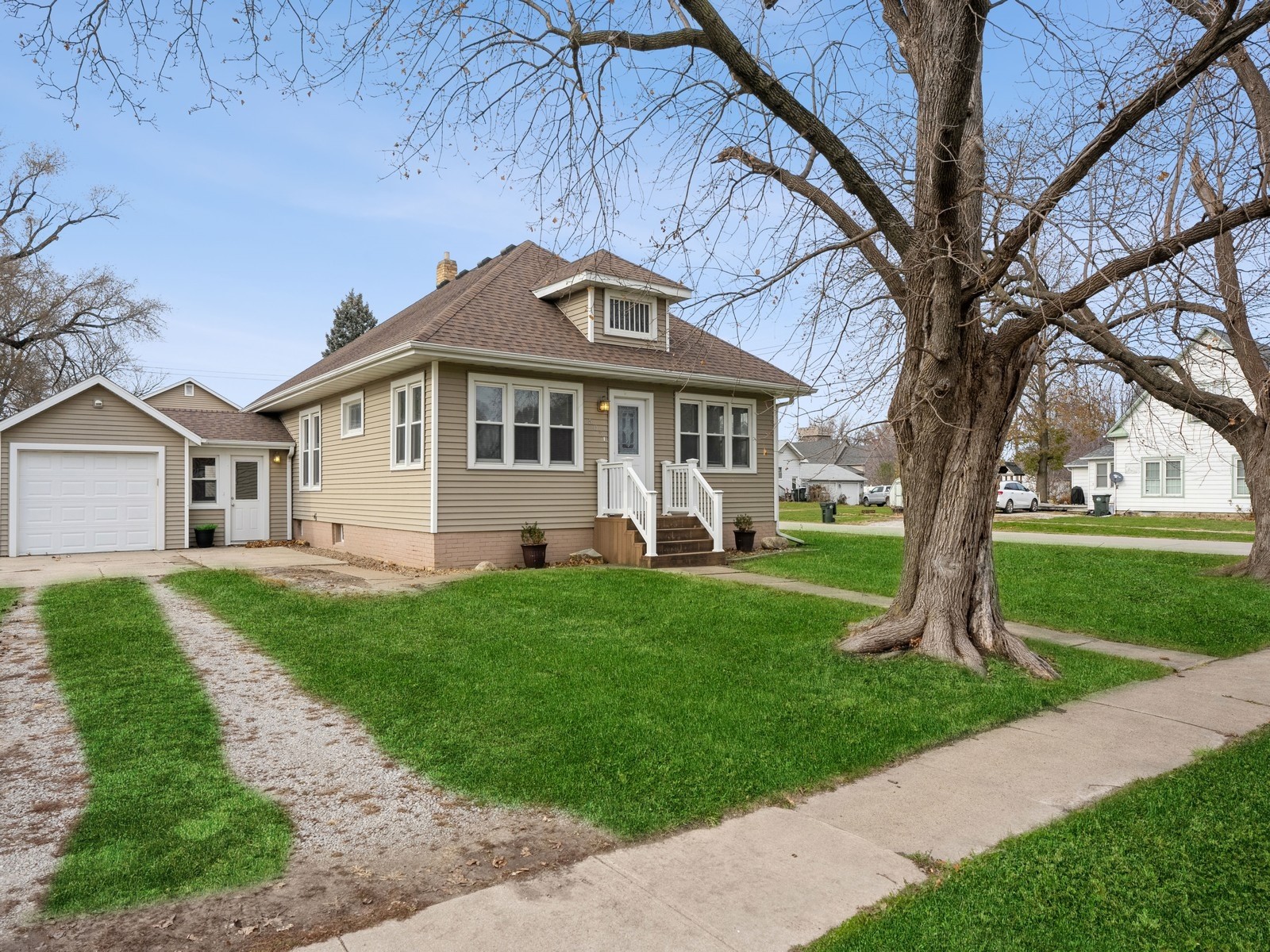 502 9th Avenue, Sully, Iowa image 1