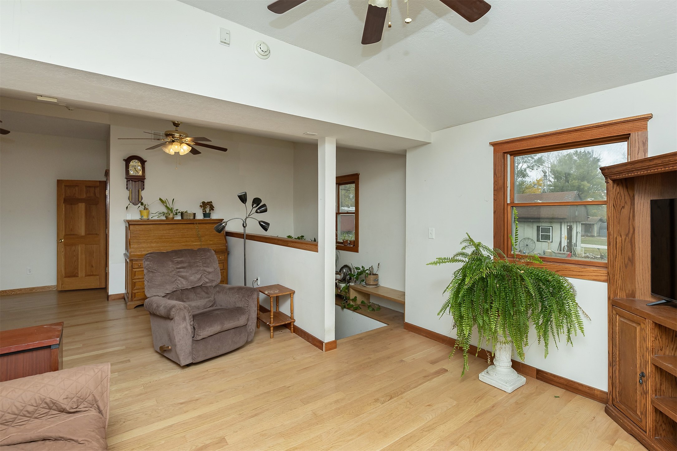 1733 Willow Court, Norwalk, Iowa image 3