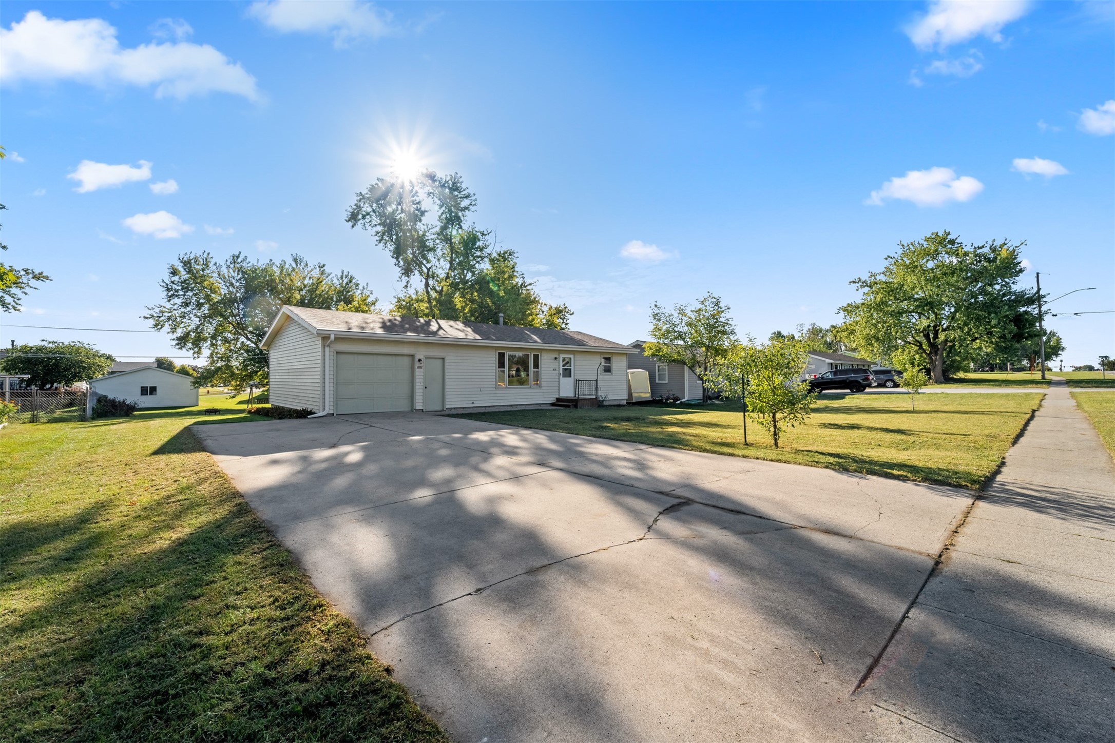 410 Timberlane Drive, Huxley, Iowa image 2