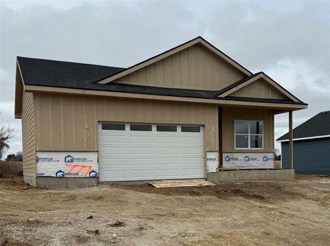 Homes For Sale - 777 E 23rd Street<br/> Jasper County, Newton, IA 50208