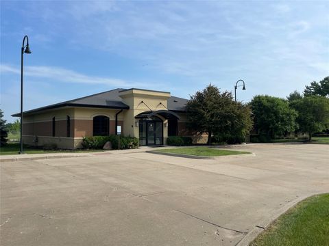 8501 Plum Drive Urbandale IA 50322