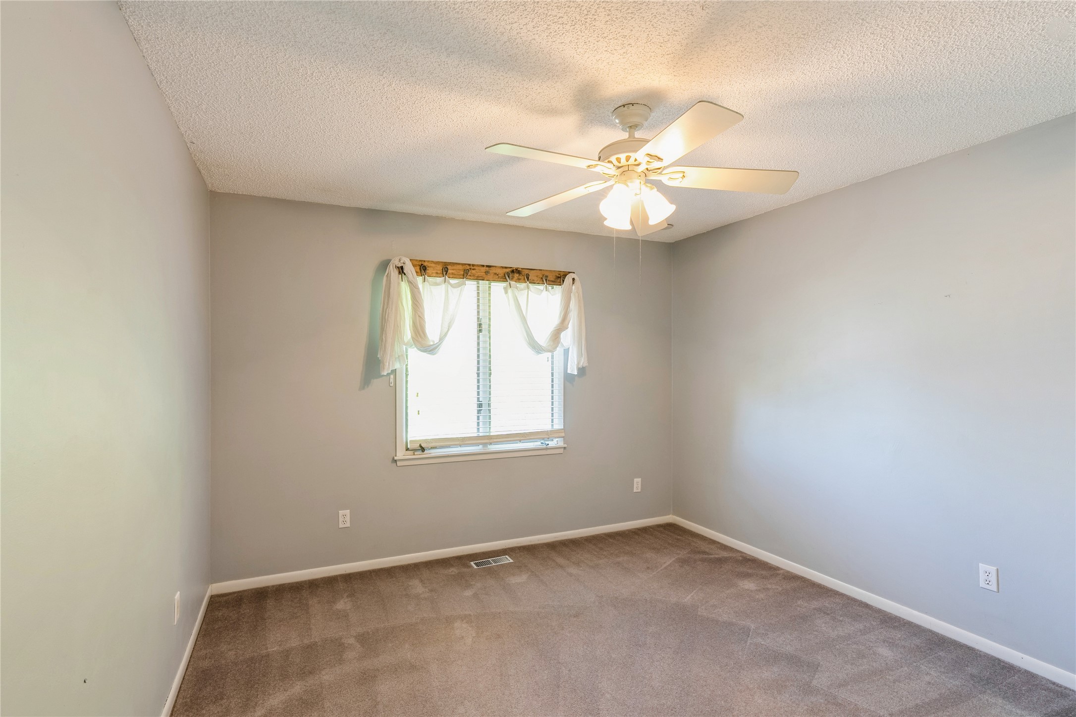 3714 Skyline Drive, Des Moines, Iowa image 21
