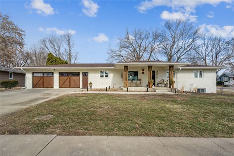 Homes For Sale - 202 Independence Street<br/> Marion County, Pella, IA 50219