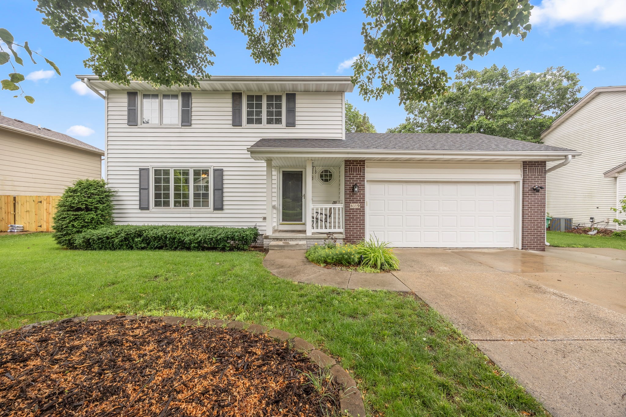 Photo 1 of 30 — 609 NE Lowell Drive, Ankeny, IA 50021
