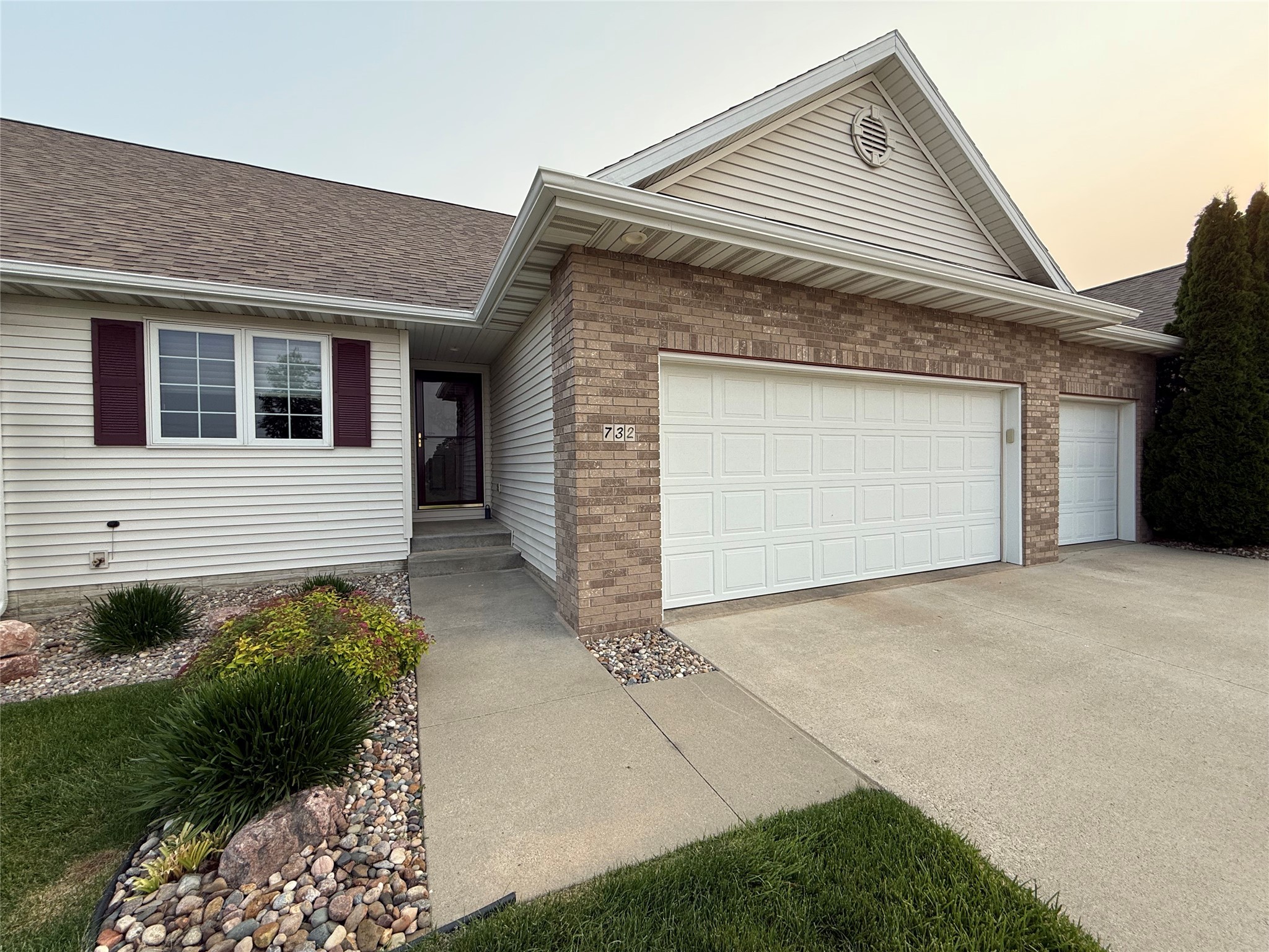 732 SE Ponds Edge Lane, Ankeny, Iowa image 1
