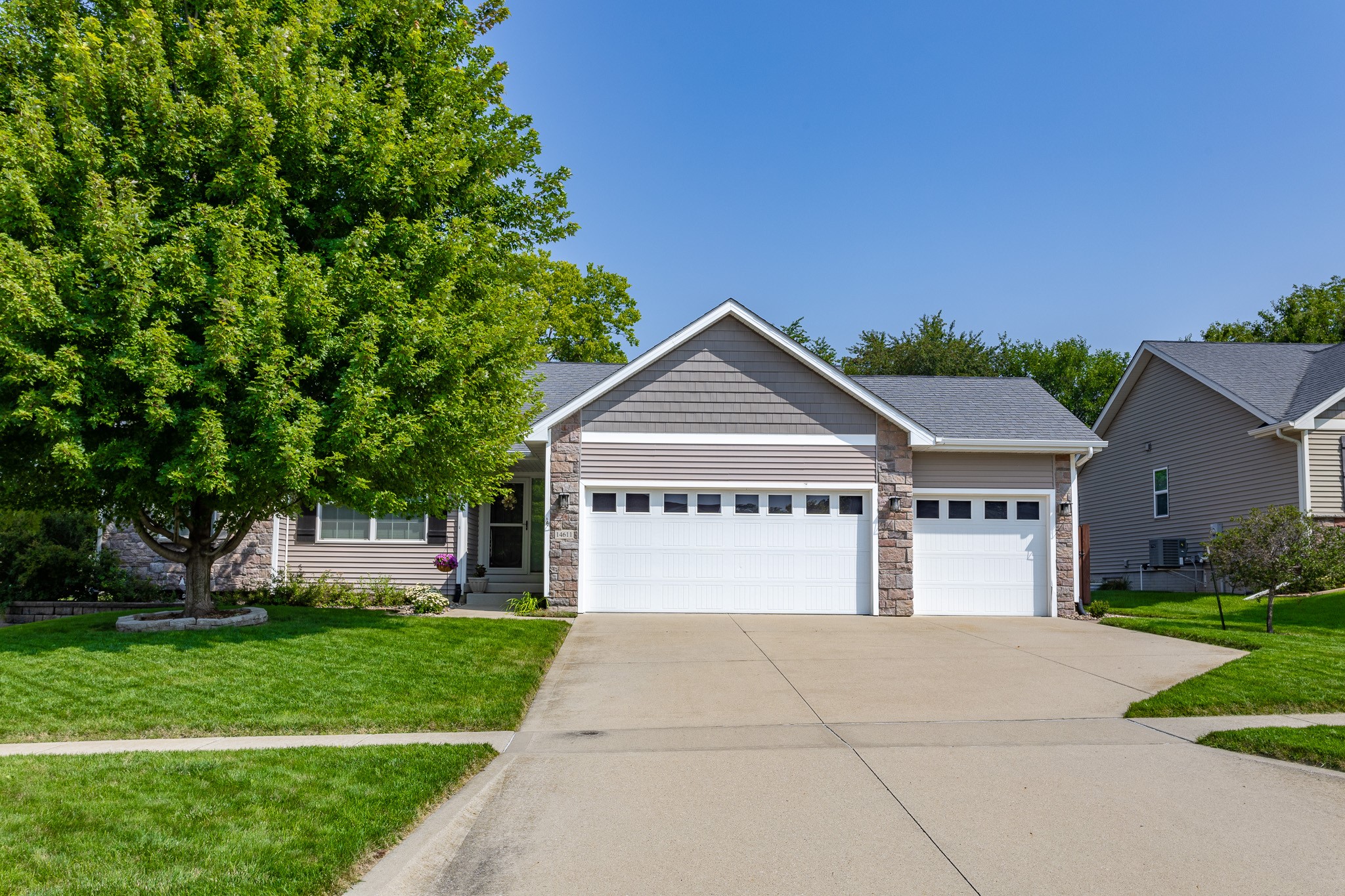 14611 Hickory Drive, Urbandale, Iowa image 1