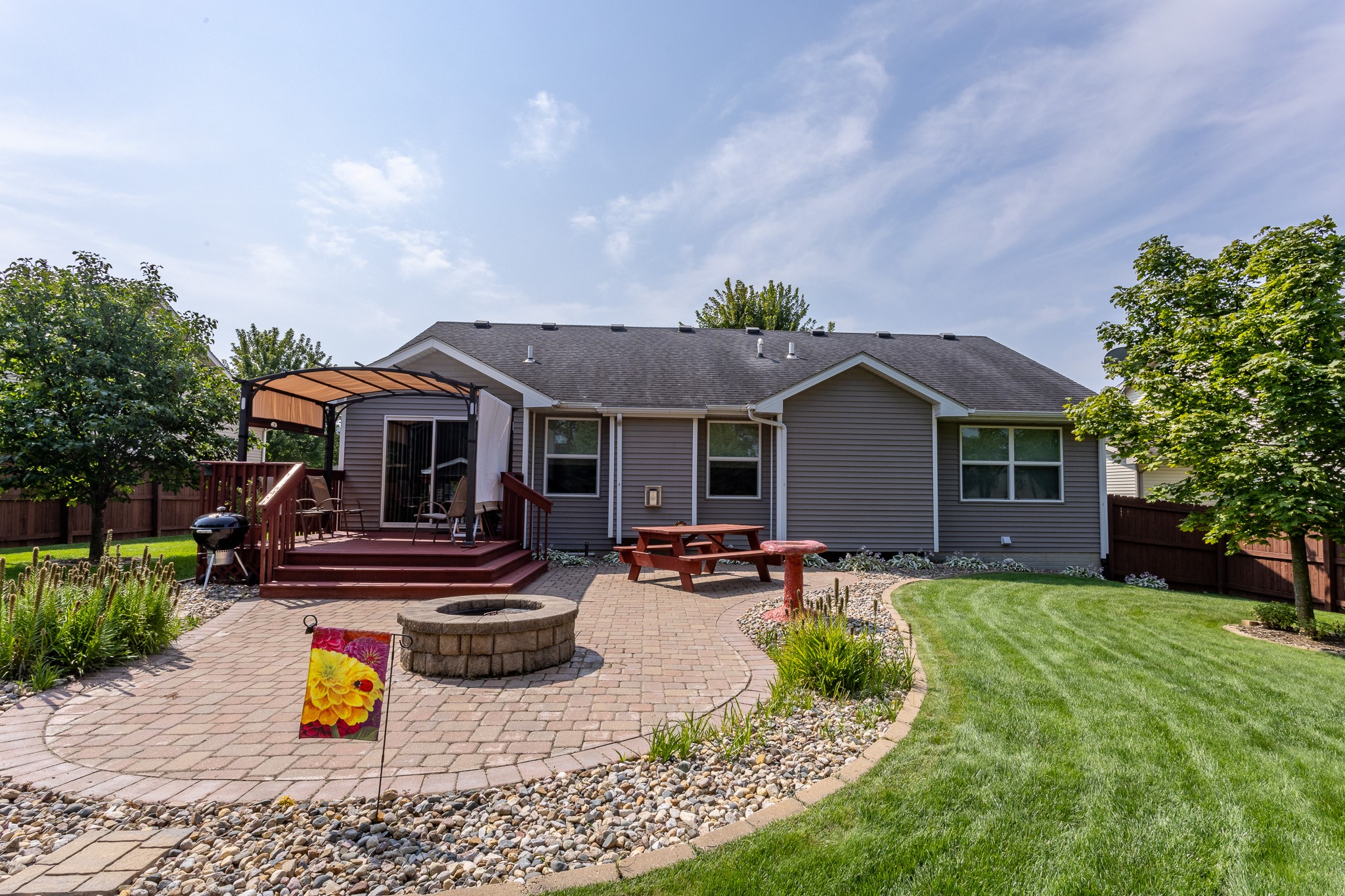 14611 Hickory Drive, Urbandale, Iowa image 2