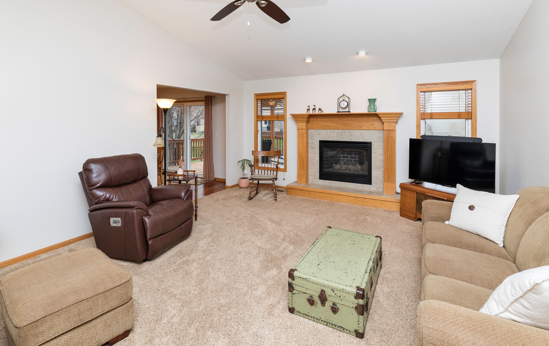 2005 Country Cove Lane, Altoona, Iowa image 3