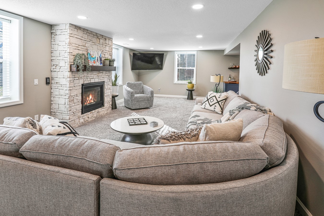 128 Holland Drive, Pella, Iowa image 18