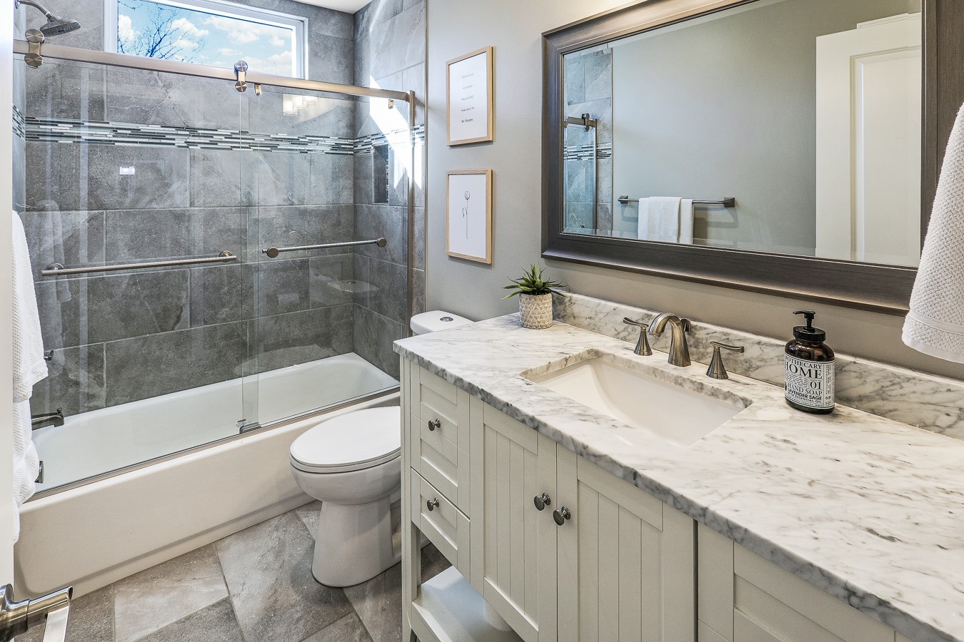128 Holland Drive, Pella, Iowa image 14