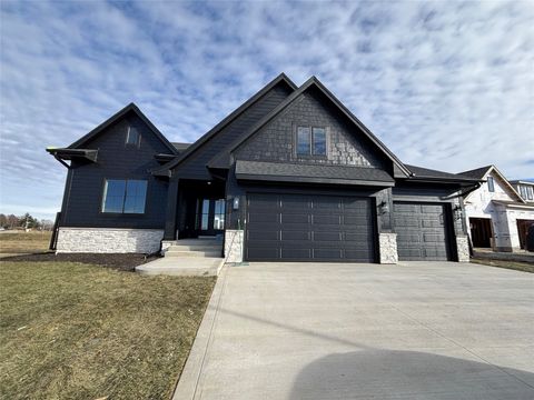 275 NW Copperleaf Court Waukee IA 50263