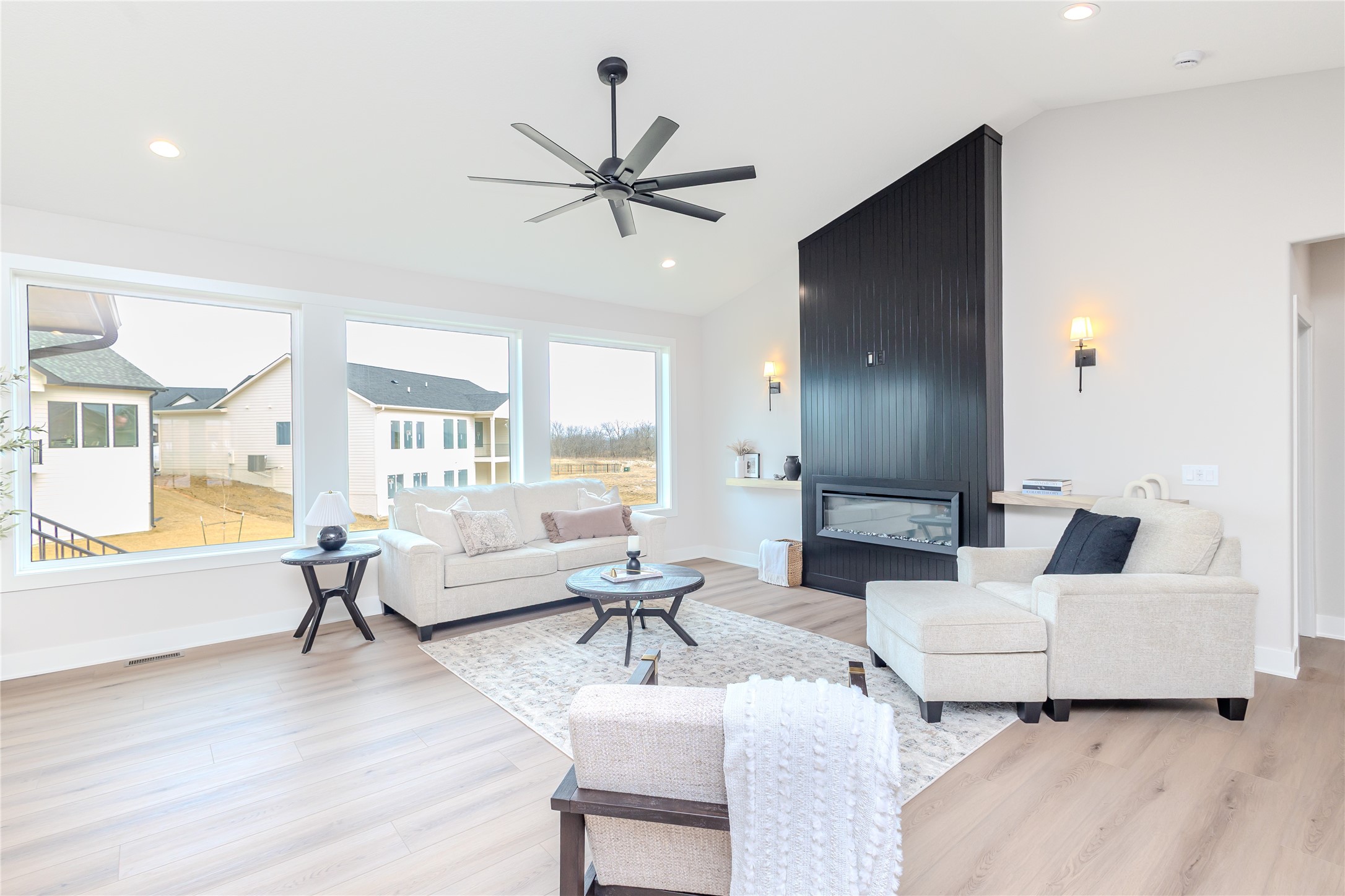 275 NW Copperleaf Court