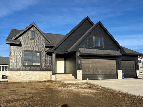 275 NW Copperleaf Court Waukee IA 50263