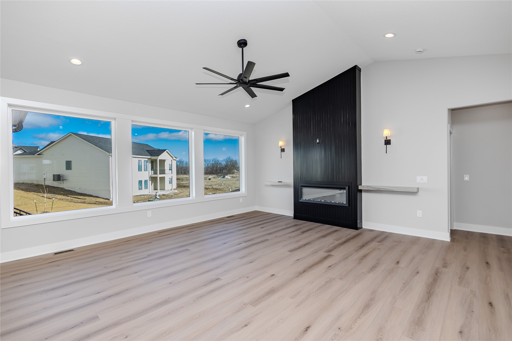 275 NW Copperleaf Court