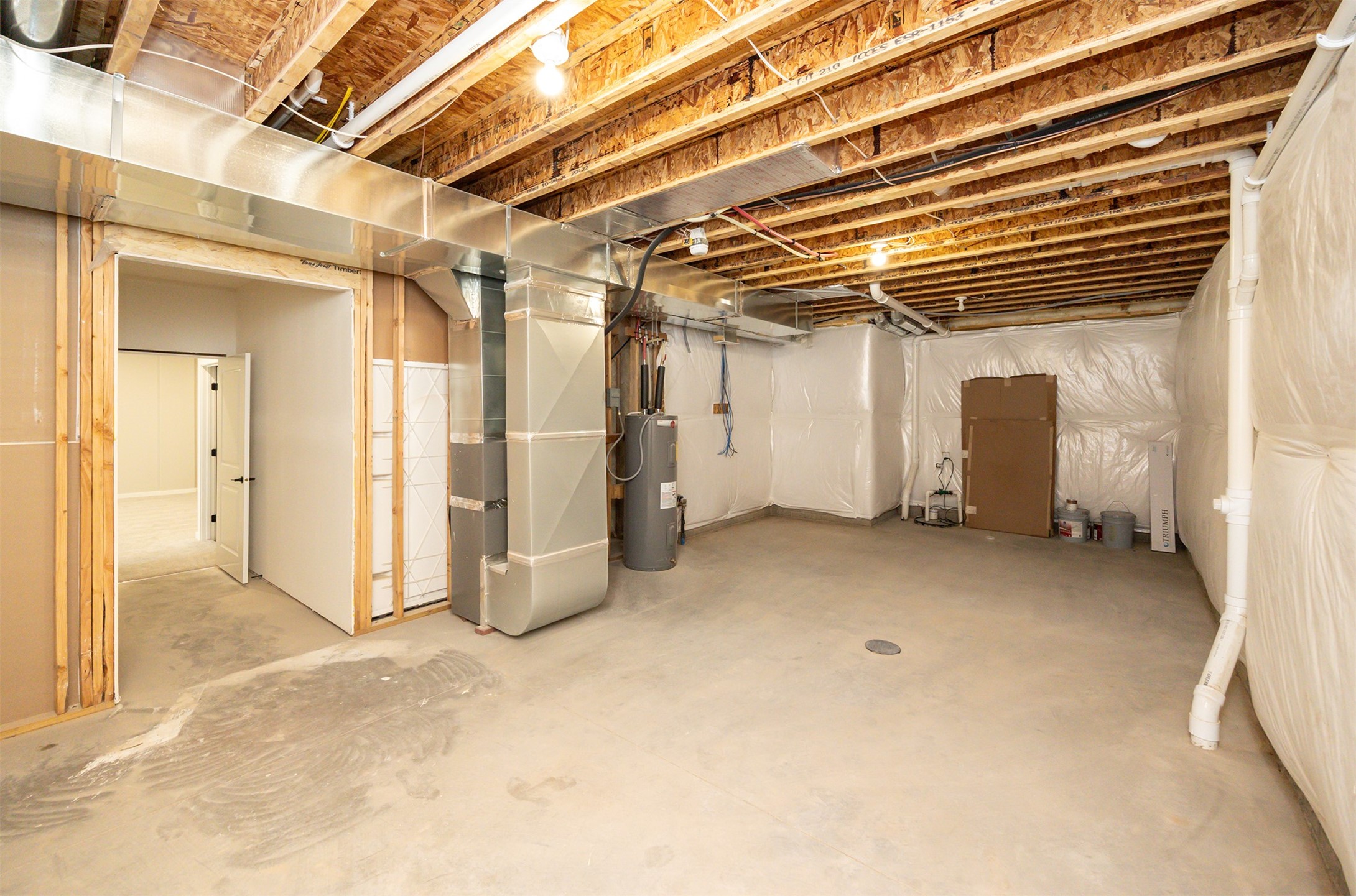 9748 Thorton Drive, Johnston, Iowa image 35
