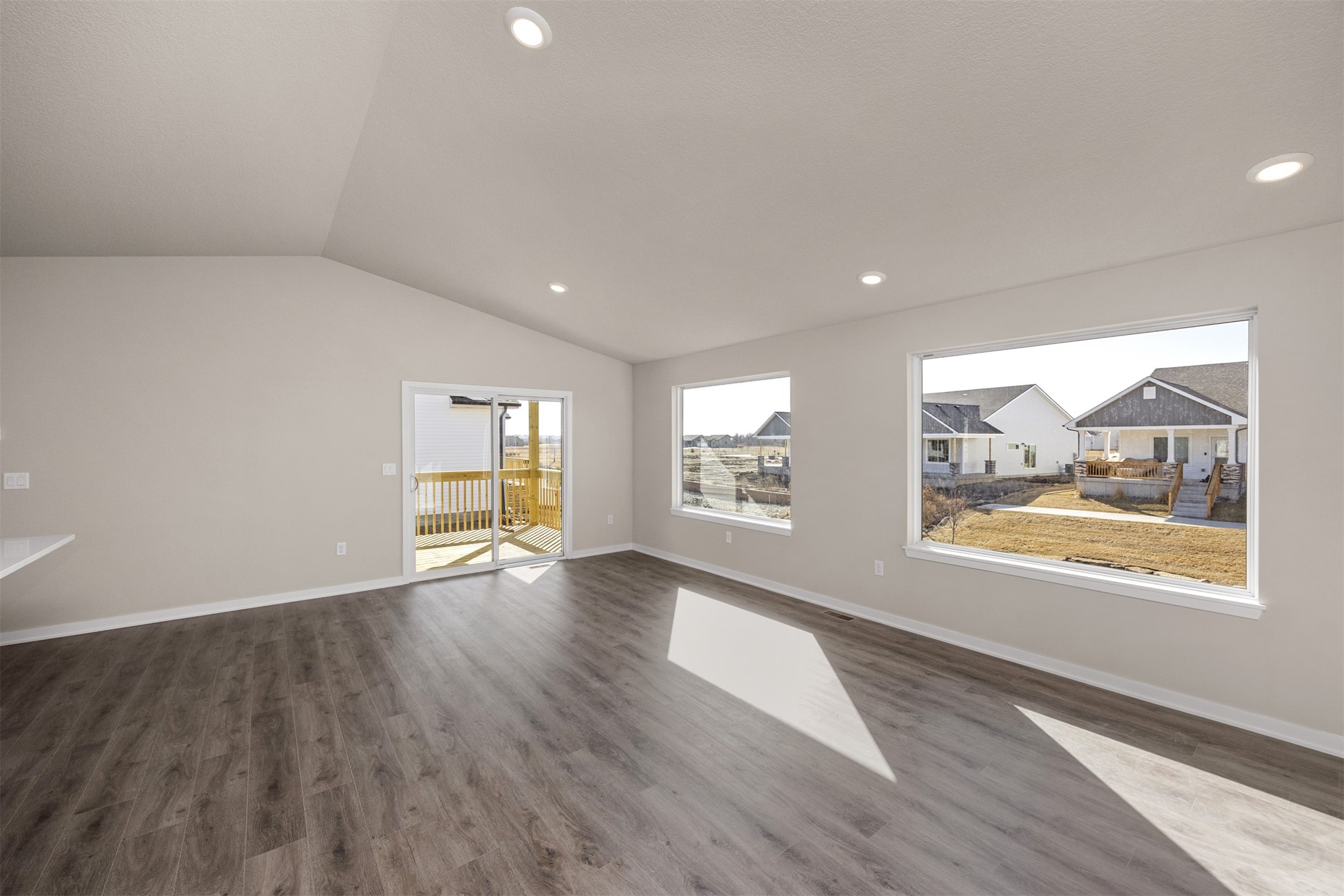 9748 Thorton Drive, Johnston, Iowa image 15