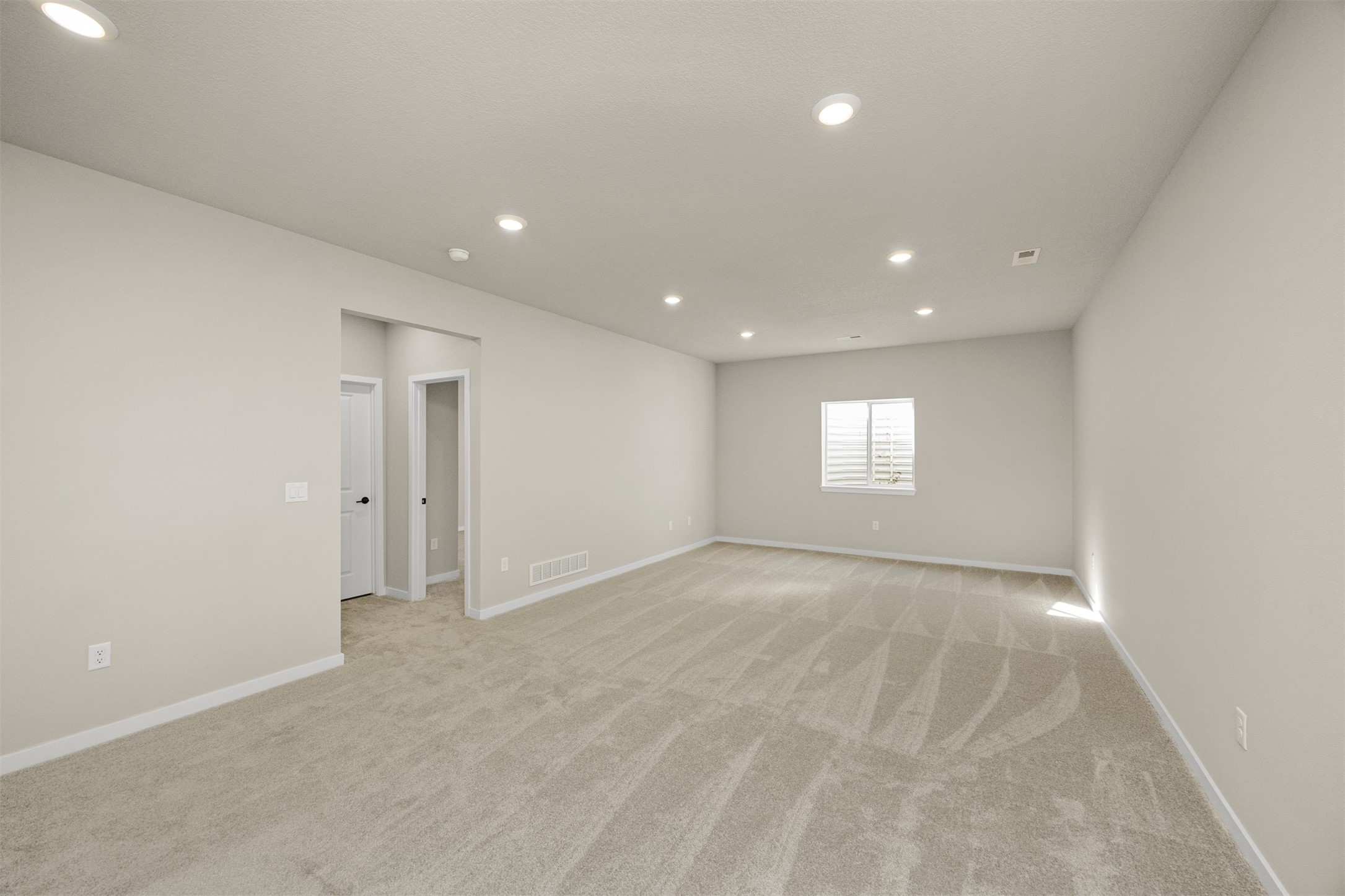 9748 Thorton Drive, Johnston, Iowa image 30