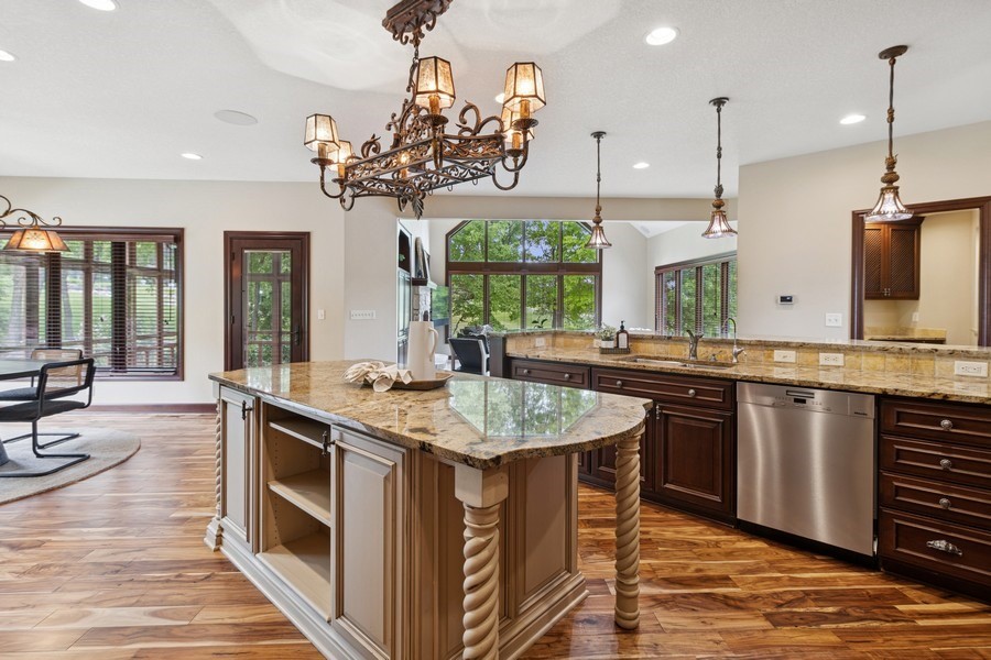 5703 Chestnut Lane, West Des Moines, Iowa image 9