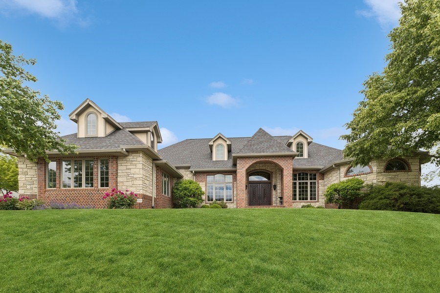 5703 Chestnut Lane, West Des Moines, Iowa image 2