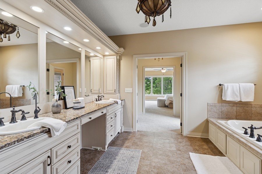 5703 Chestnut Lane, West Des Moines, Iowa image 20