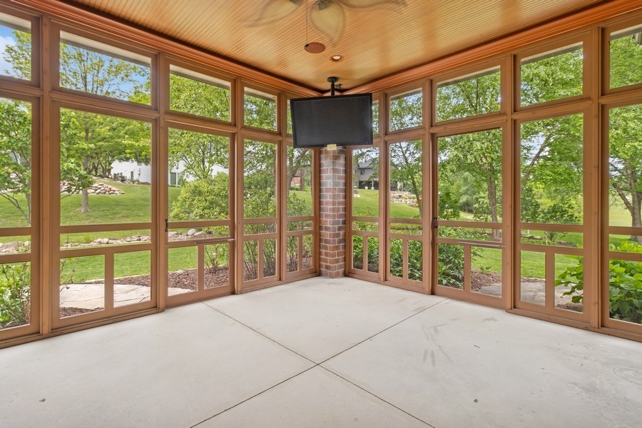 5703 Chestnut Lane, West Des Moines, Iowa image 29