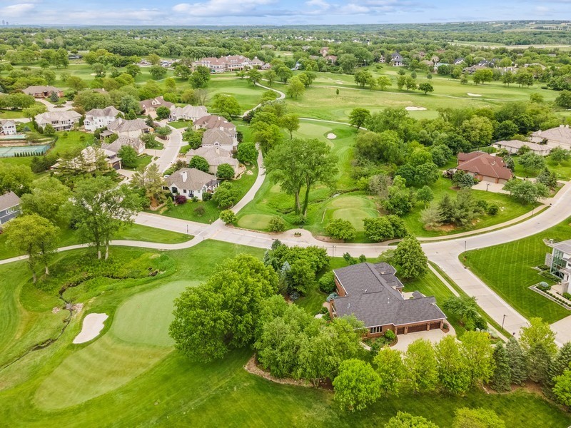 5703 Chestnut Lane, West Des Moines, Iowa image 3
