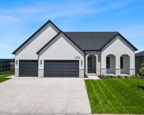 1348 S Auburn Place West Des Moines IA 50266